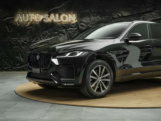 Jaguar F-Pace 3.0 D I6 R-Dynamic SE AWD *Facelift*Panorama*Head-Up*