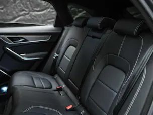 Jaguar F-Pace 3.0 D I6 R-Dynamic SE AWD *Facelift*Panorama*Head-Up*