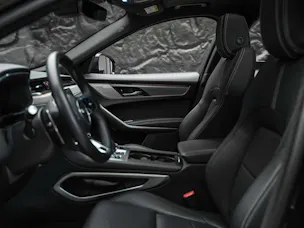 Jaguar F-Pace 3.0 D I6 R-Dynamic SE AWD *Facelift*Panorama*Head-Up*