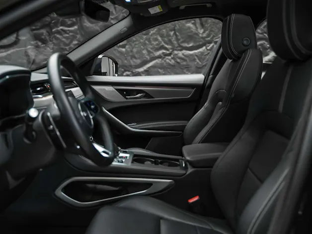 Jaguar F-Pace 3.0 D I6 R-Dynamic SE AWD *Facelift*Panorama*Head-Up*
