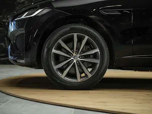 Jaguar F-Pace 3.0 D I6 R-Dynamic SE AWD *Facelift*Panorama*Head-Up*