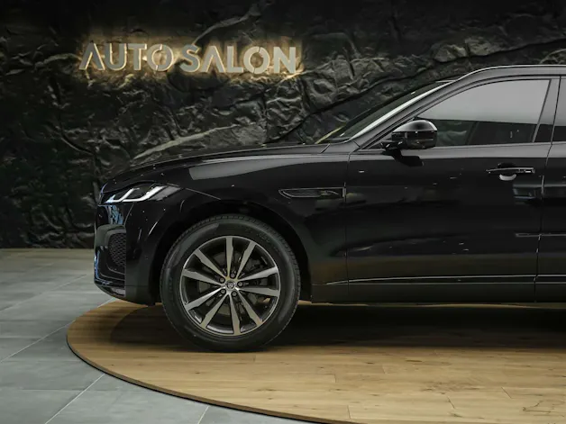 Jaguar F-Pace 3.0 D I6 R-Dynamic SE AWD *Facelift*Panorama*Head-Up*