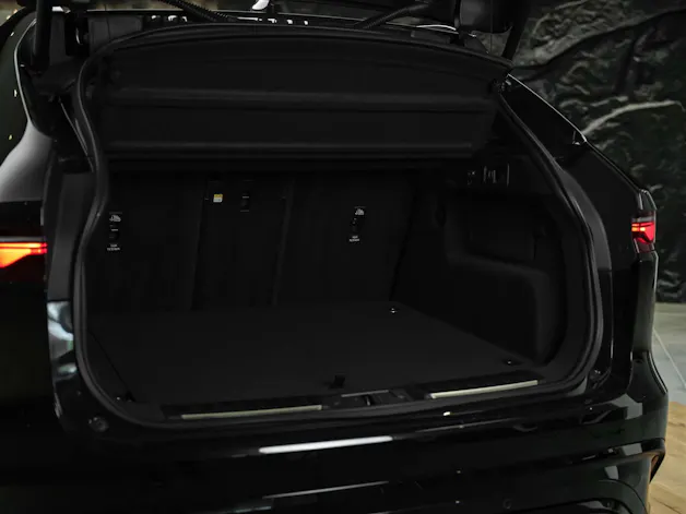 Jaguar F-Pace 3.0 D I6 R-Dynamic SE AWD *Facelift*Panorama*Head-Up*