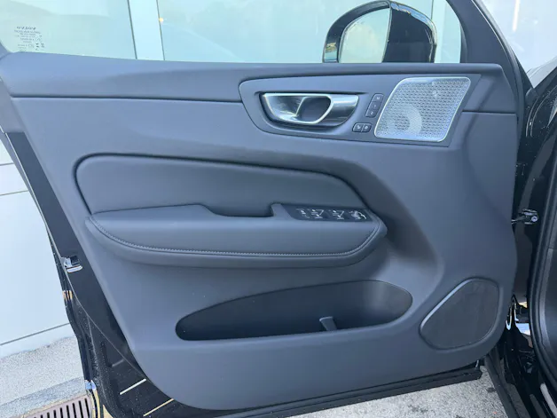 Volvo XC60 T8 eAWD Ultra Dark Geartronic