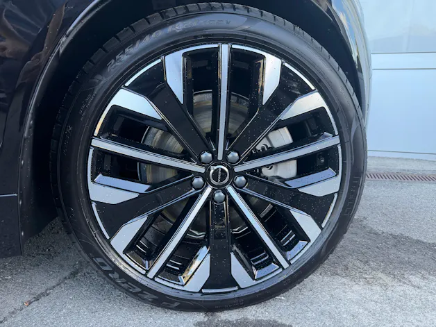 Volvo XC60 T8 eAWD Ultra Dark Geartronic