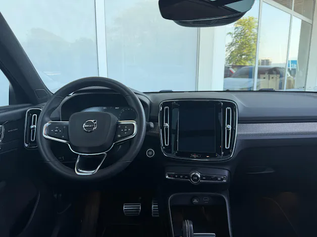 Volvo XC40 B4 Benzin Mild Hybrid AWD R-Design Geartronic