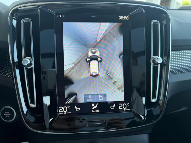 Volvo XC40 B4 Benzin Mild Hybrid AWD R-Design Geartronic