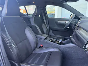 Volvo XC40 B4 Benzin Mild Hybrid AWD R-Design Geartronic