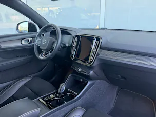 Volvo XC40 B4 Benzin Mild Hybrid AWD R-Design Geartronic