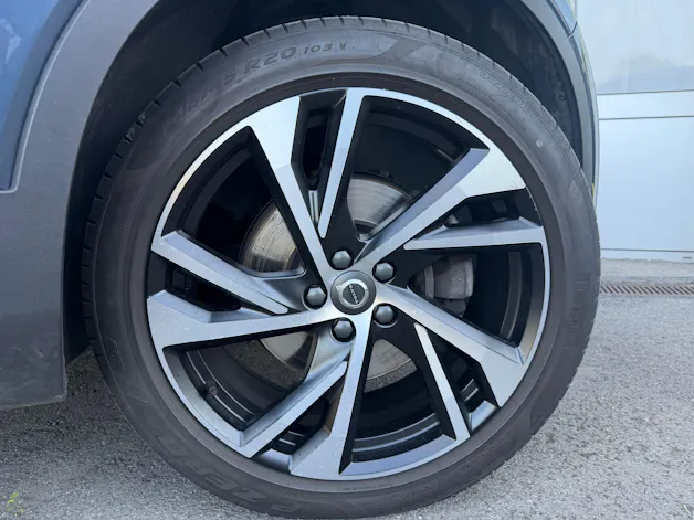 Volvo XC40 B4 Benzin Mild Hybrid AWD R-Design Geartronic