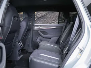 Škoda Kodiaq 2.0 TDI Sportline 4x4 *Werksgarantie*Abstandsregler*Matrix LED Scheinwerfer*