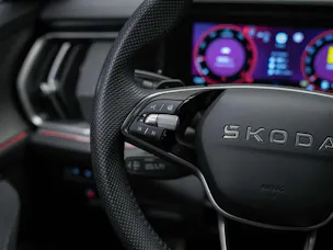 Škoda Kodiaq 2.0 TDI Sportline 4x4 *Werksgarantie*Abstandsregler*Matrix LED Scheinwerfer*