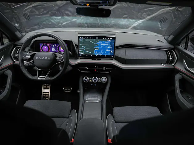 Škoda Kodiaq 2.0 TDI Sportline 4x4 *Werksgarantie*Abstandsregler*Matrix LED Scheinwerfer*