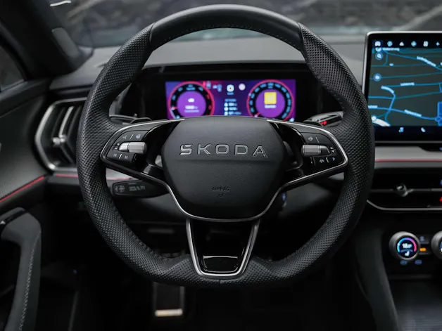 Škoda Kodiaq 2.0 TDI Sportline 4x4 *Werksgarantie*Abstandsregler*Matrix LED Scheinwerfer*