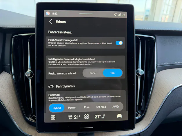 Volvo XC60 T8 eAWD PluginHybrid Ultra Dark Geartronic