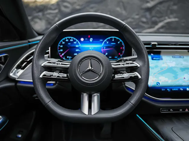 Mercedes-Benz E 220 d AMG Line *21" Felgen*Abstandsregler*Panorama*