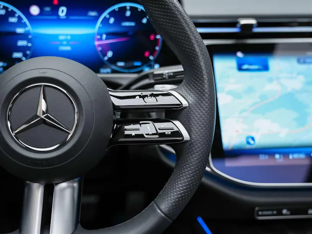 Mercedes-Benz E 220 d AMG Line *21" Felgen*Abstandsregler*Panorama*
