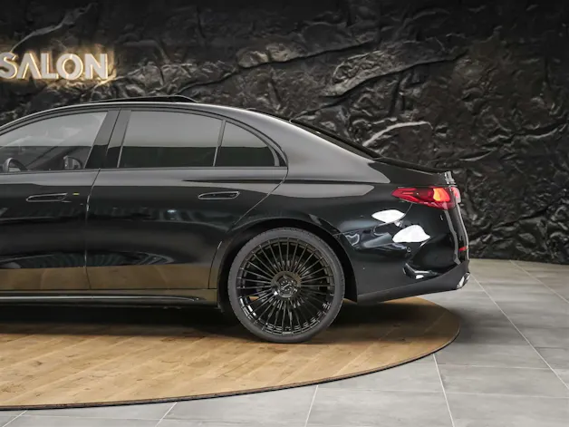 Mercedes-Benz E 220 d AMG Line *21" Felgen*Abstandsregler*Panorama*