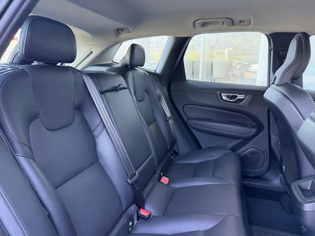 Volvo XC60 B4 Diesel Mild Hybrid AWD Momentum Geartronic