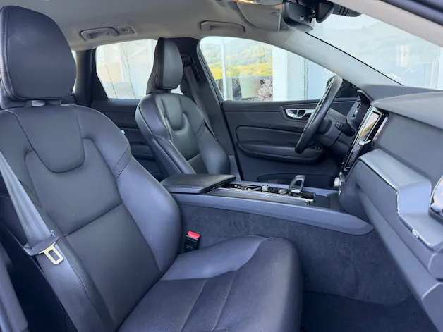Volvo XC60 B4 Diesel Mild Hybrid AWD Momentum Geartronic
