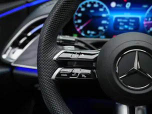 Mercedes-Benz E 220 d AMG Line *Werksgarantie*21 Zoll*Panorama*360° Kamera*