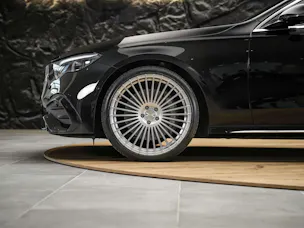 Mercedes-Benz E 220 d AMG Line *Werksgarantie*21 Zoll*Panorama*360° Kamera*
