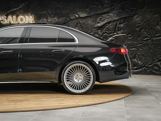 Mercedes-Benz E 220 d AMG Line *Werksgarantie*21 Zoll*Panorama*360° Kamera*
