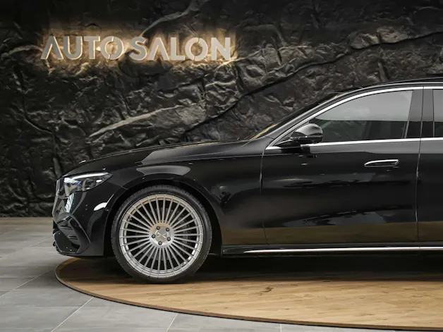 Mercedes-Benz E 220 d AMG Line *Werksgarantie*21 Zoll*Panorama*360° Kamera*
