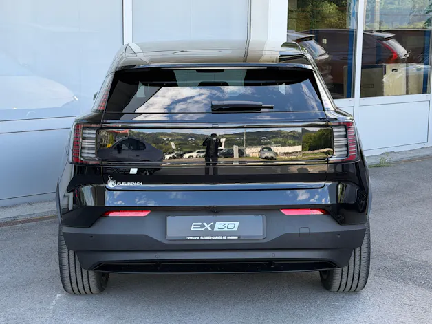 Volvo EX30 E60 69kWh Twin Black Edition