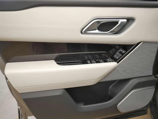Land Rover Range Rover Velar D 300 R-Dynamic HSE *CH-Auto*Massage*Panorama*Head-Up*Sitzlüftung*