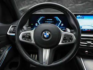 BMW 330i xDrive Steptronic M Sport *20 Zoll*Panorama*Head-Up*