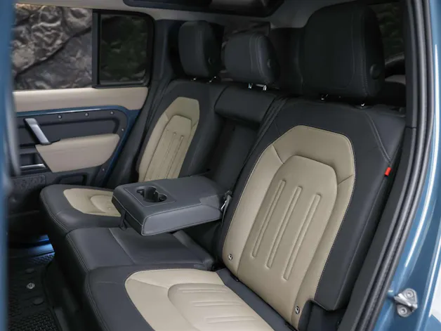 Land Rover Defender 110 P400e Si4 PHEV X-Dynamic SE AT8 *CH Auto*Head Up*Panorama*Meridian*360° Kamera*