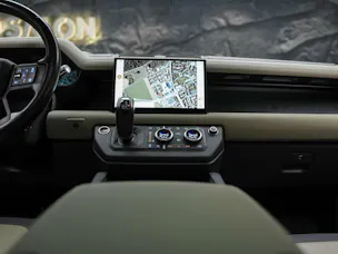 Land Rover Defender 110 P400e Si4 PHEV X-Dynamic SE AT8 *CH Auto*Head Up*Panorama*Meridian*360° Kamera*