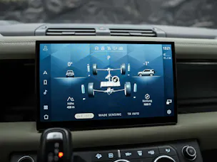 Land Rover Defender 110 P400e Si4 PHEV X-Dynamic SE AT8 *CH Auto*Head Up*Panorama*Meridian*360° Kamera*