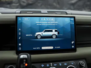 Land Rover Defender 110 P400e Si4 PHEV X-Dynamic SE AT8 *CH Auto*Head Up*Panorama*Meridian*360° Kamera*