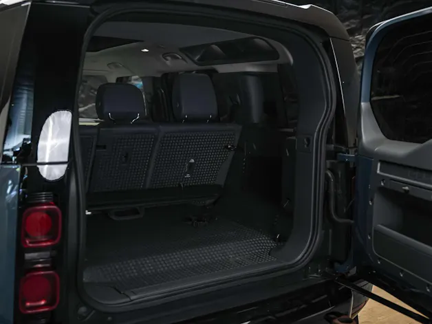 Land Rover Defender 110 P400e Si4 PHEV X-Dynamic SE AT8 *CH Auto*Head Up*Panorama*Meridian*360° Kamera*