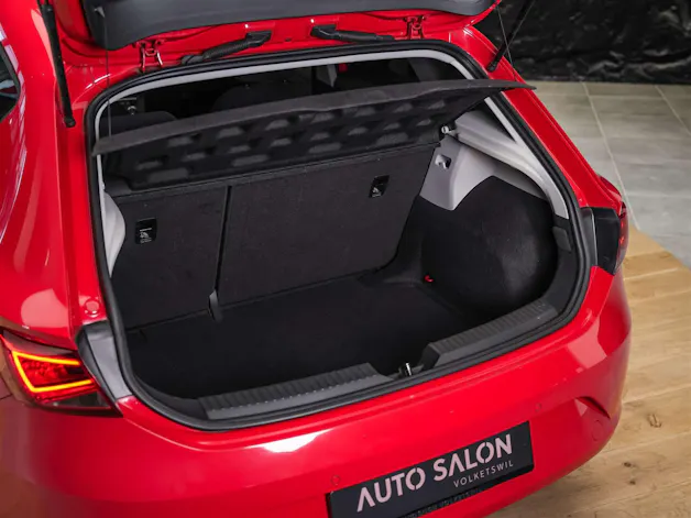 SEAT Leon 1.6 TDI Style *CH Auto*Sitzheizung*LED Scheinwerfer*