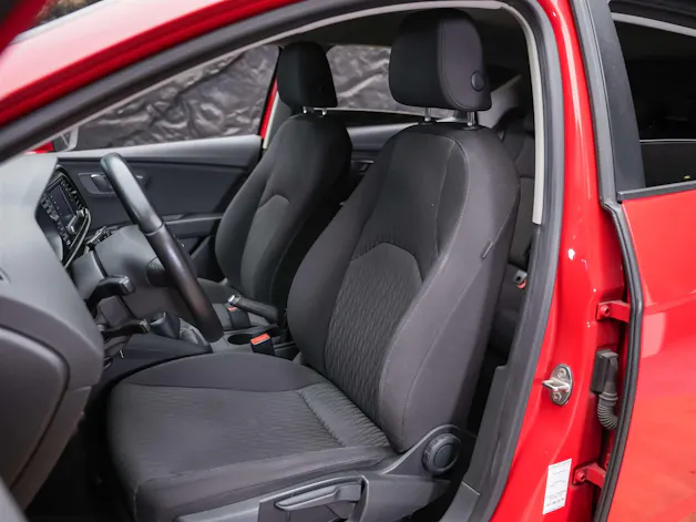 SEAT Leon 1.6 TDI Style *CH Auto*Sitzheizung*LED Scheinwerfer*