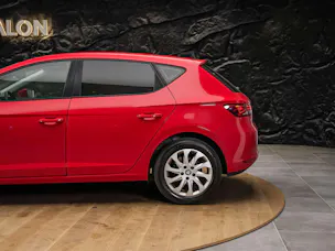 SEAT Leon 1.6 TDI Style *CH Auto*Sitzheizung*LED Scheinwerfer*