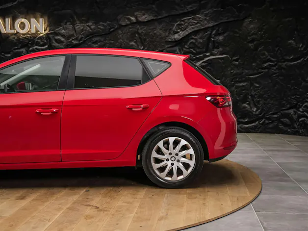 SEAT Leon 1.6 TDI Style *CH Auto*Sitzheizung*LED Scheinwerfer*