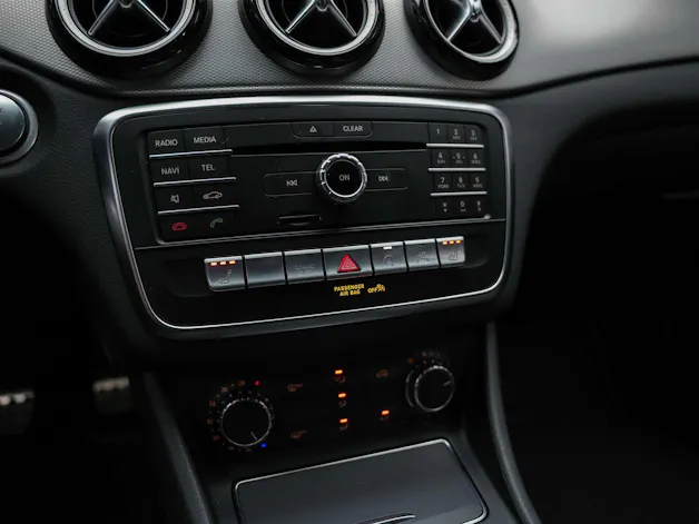 Mercedes-Benz CLA 180 Shooting Brake AMG Line 7G-DCT *Facelift*Sitzheizung*