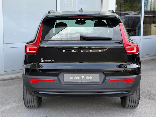 Volvo XC40 B4 Benzin Mild Hybrid AWD Plus Dark DCT