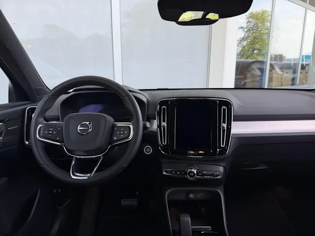 Volvo XC40 B4 Benzin Mild Hybrid AWD Plus Dark DCT