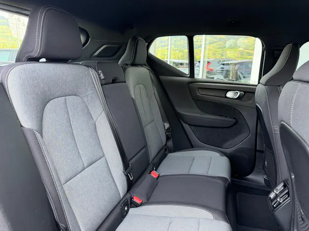 Volvo XC40 B4 Benzin Mild Hybrid AWD Plus Dark DCT