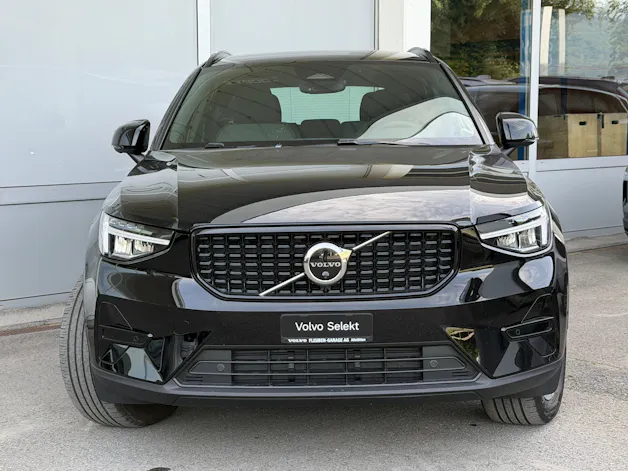 Volvo XC40 B4 Benzin Mild Hybrid AWD Plus Dark DCT