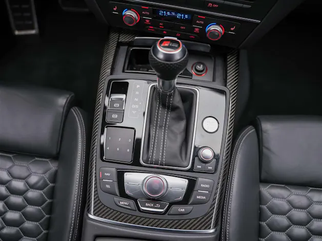 Audi RS6 Avant 4.0 TFSI V8 quattro Tiptronic *BOSE Soundsystem*Abstandsregler*Sitzheizung*Valcona Leder*