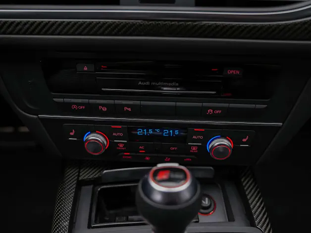 Audi RS6 Avant 4.0 TFSI V8 quattro Tiptronic *BOSE Soundsystem*Abstandsregler*Sitzheizung*Valcona Leder*