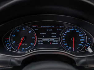 Audi RS6 Avant 4.0 TFSI V8 quattro Tiptronic *BOSE Soundsystem*Abstandsregler*Sitzheizung*Valcona Leder*