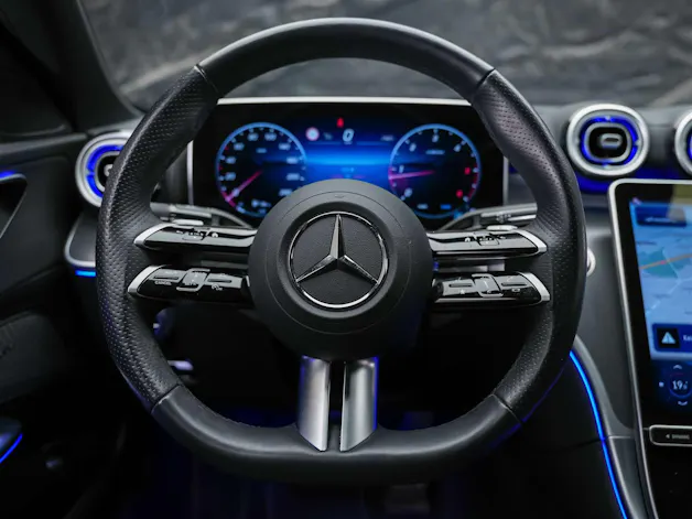 Mercedes-Benz C 300 d AMG Line *Werksgarantie*Abstandsregler*El. Sitze mit Memory*