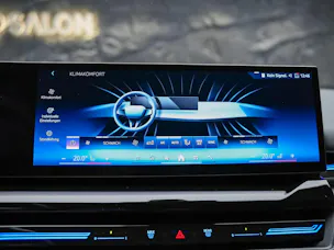 BMW 520i M Sport Steptronic *Werksgarantie*El. Sitze mit Memory*Abstandsregler*Sitzheizung*